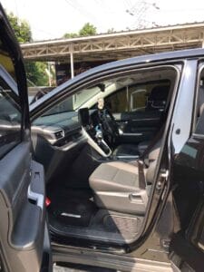 Sewa Innova Jakarta Interior Zenix G Depan