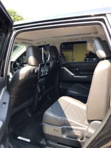 Sewa Innova Jakarta Interior Zenix Q Tengah